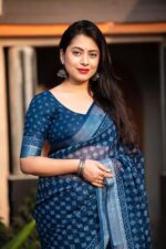 Women's Zari Pattu Border Mogra Batik Printed Soft Linen Cotton Saree With Blouse - Image 2